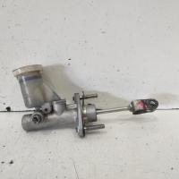 clutch master cylinder