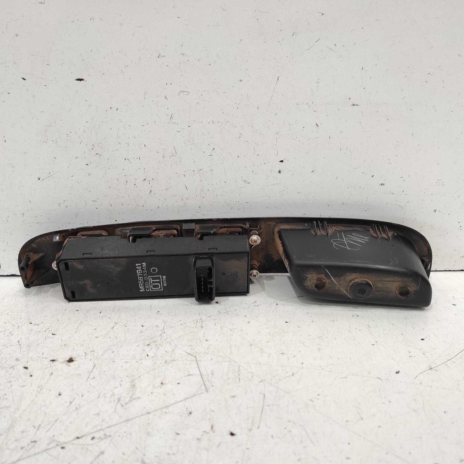 Triton Power Door Window Switch 2006-2015 rh front (master switch),4 door switch type,ml-mn,07/06-04/15 00021169 #639066