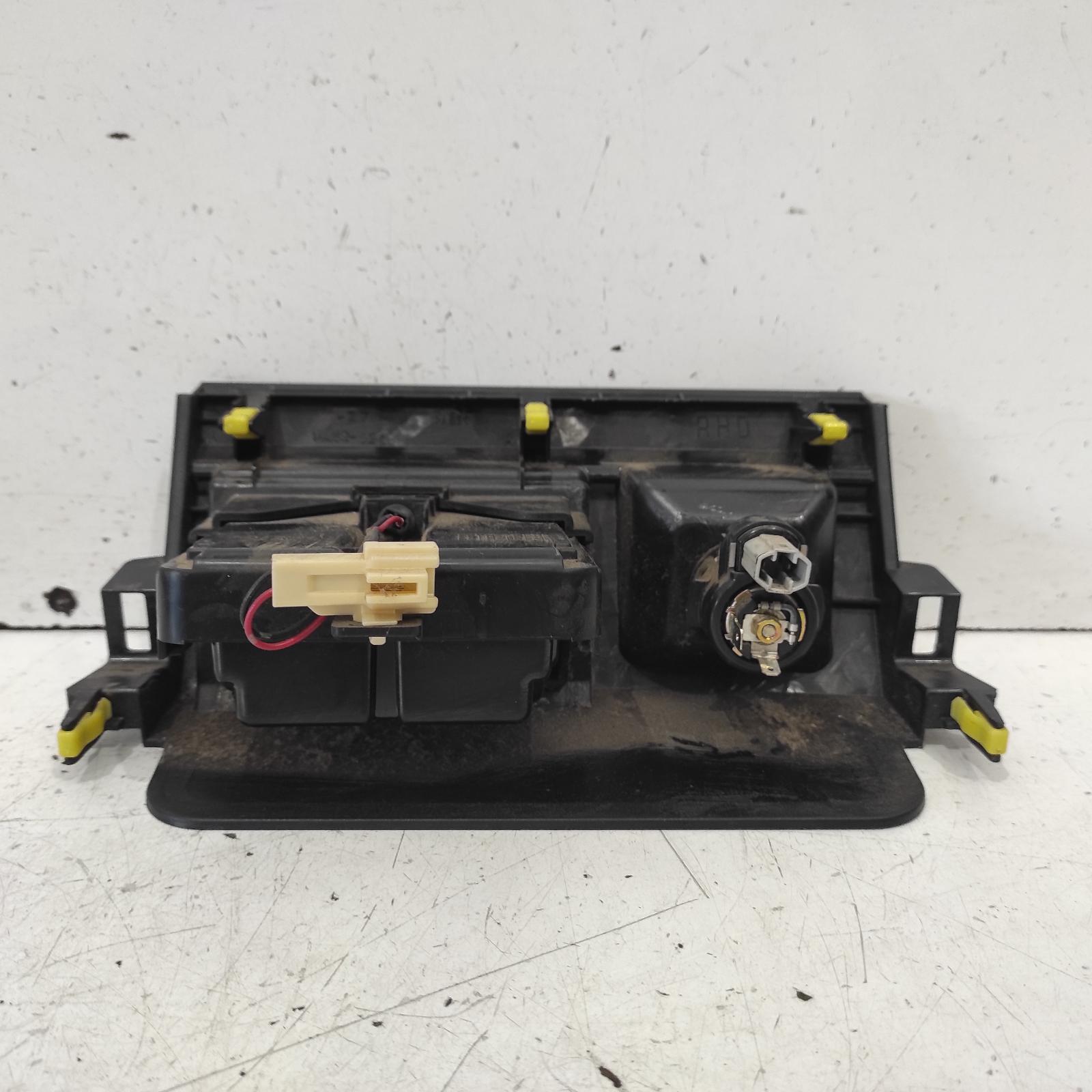 Prado Ashtray 2003-2009 120 series,in dash type,black,02/03-10/09 00021251 #639186