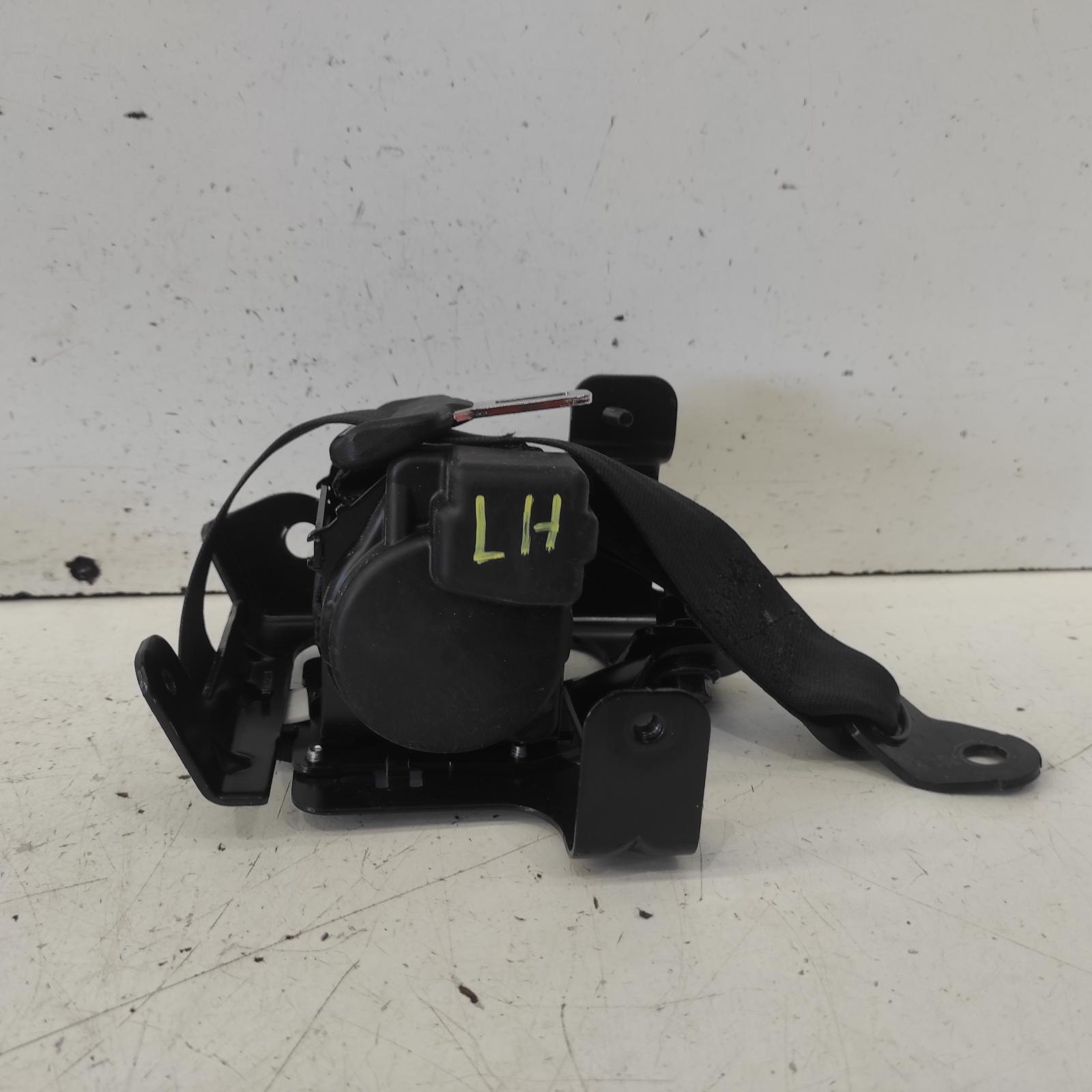 I30 Seat Belt Stalk 2012-2017 lh rear,seat belt only,gd,hatch,03/12-02/17 00021300 #640156