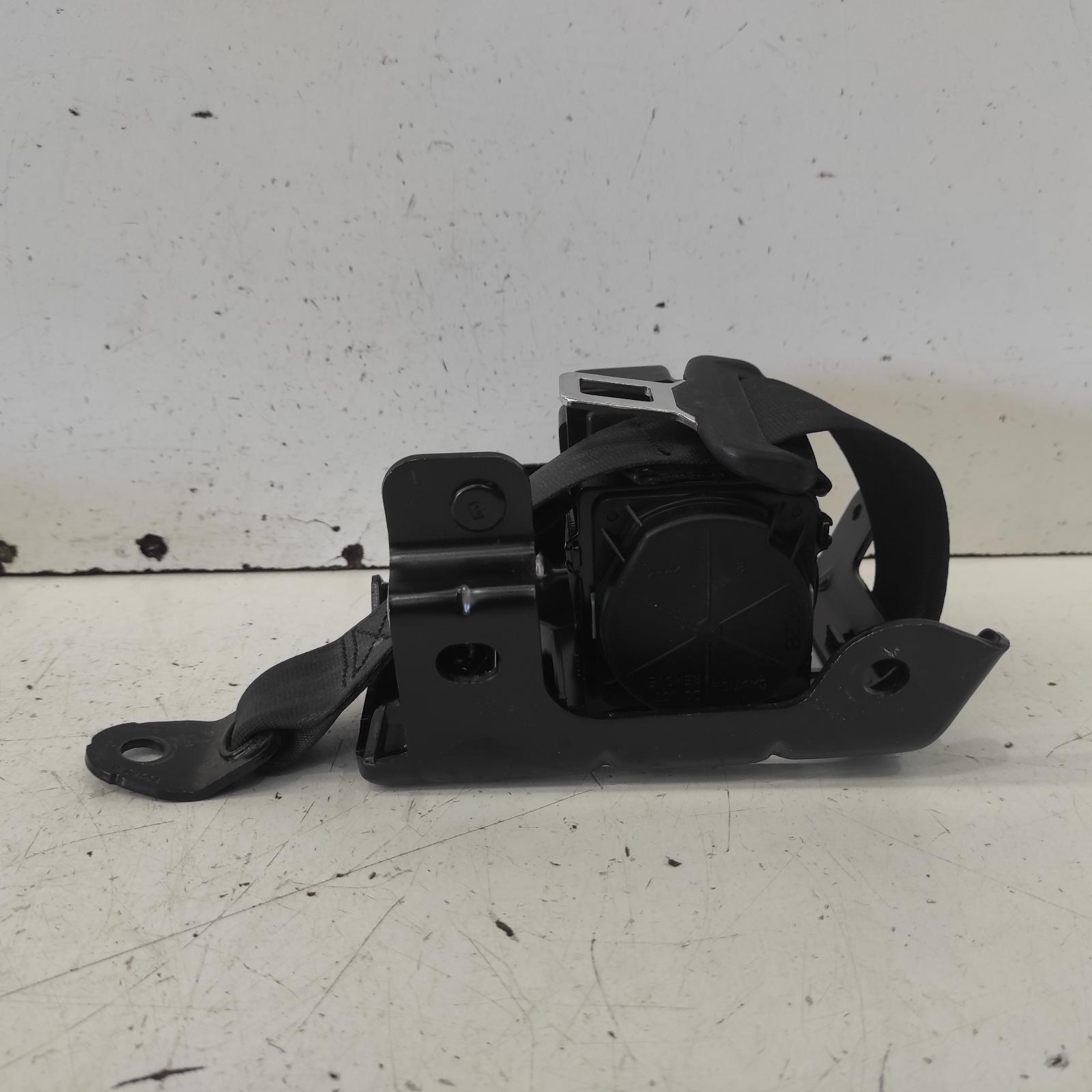 I30 Seat Belt Stalk 2012-2017 lh rear,seat belt only,gd,hatch,03/12-02/17 00021300 #640156