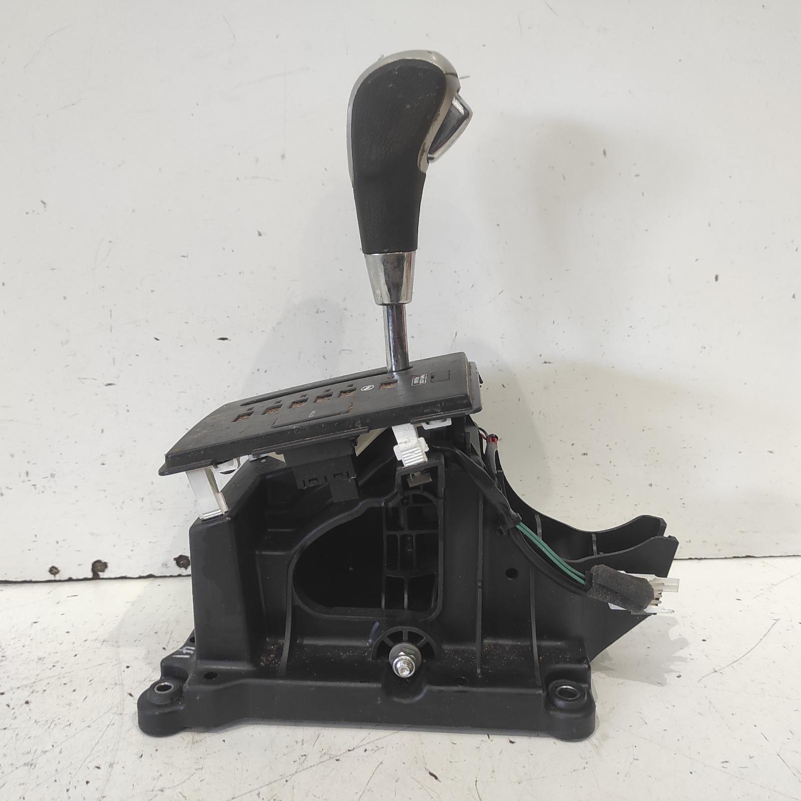 Barina Gear Stick/shifter 2005-2012 tk 12/05-12/12 partwh #640326