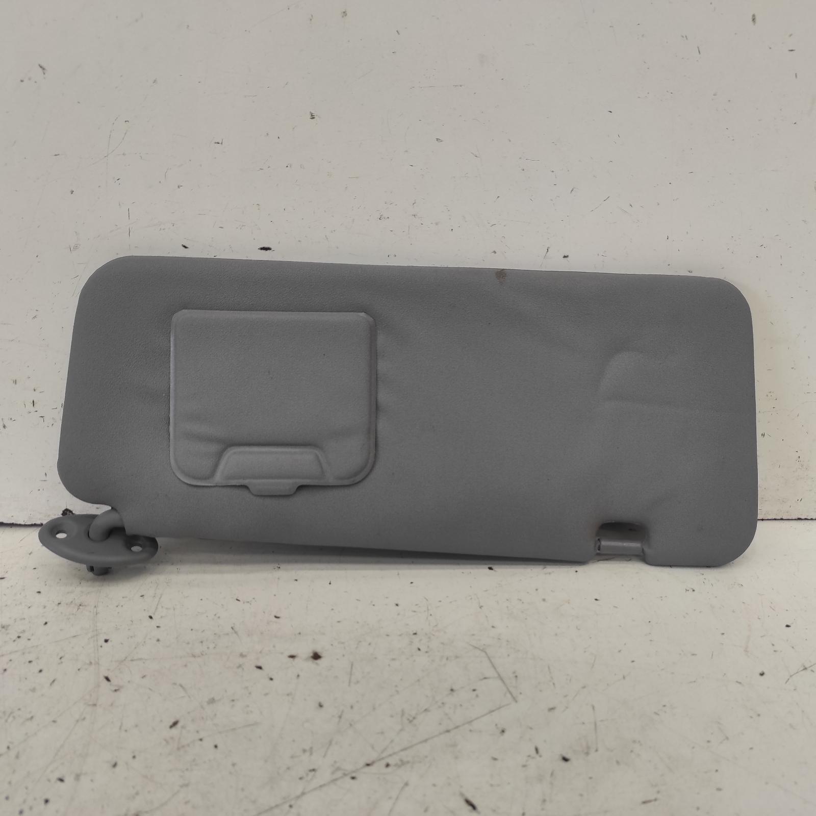Rav4 Sunvisor 2000-2003 aca21,rh side,flat type mirror cover,07/00-07/03 00021234 #641676