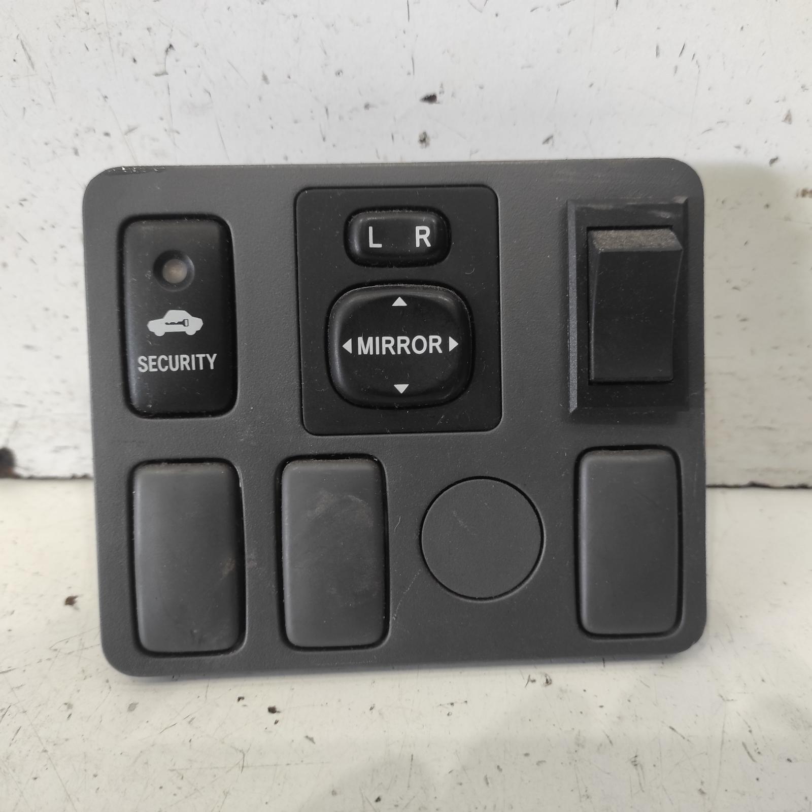Hilux Miscellaneous Switch Relay 2011-2015 mirror switch,09/11-08/15 00021403 #641744