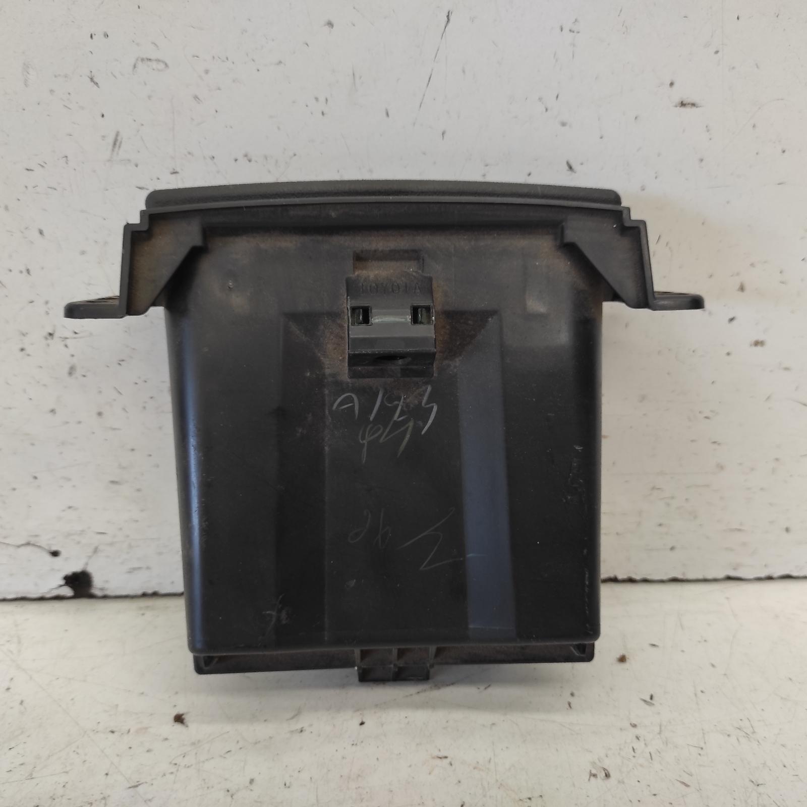 Hilux Ashtray 2005-2015 dash mounted,black,03/05-08/15 00021269 #643475