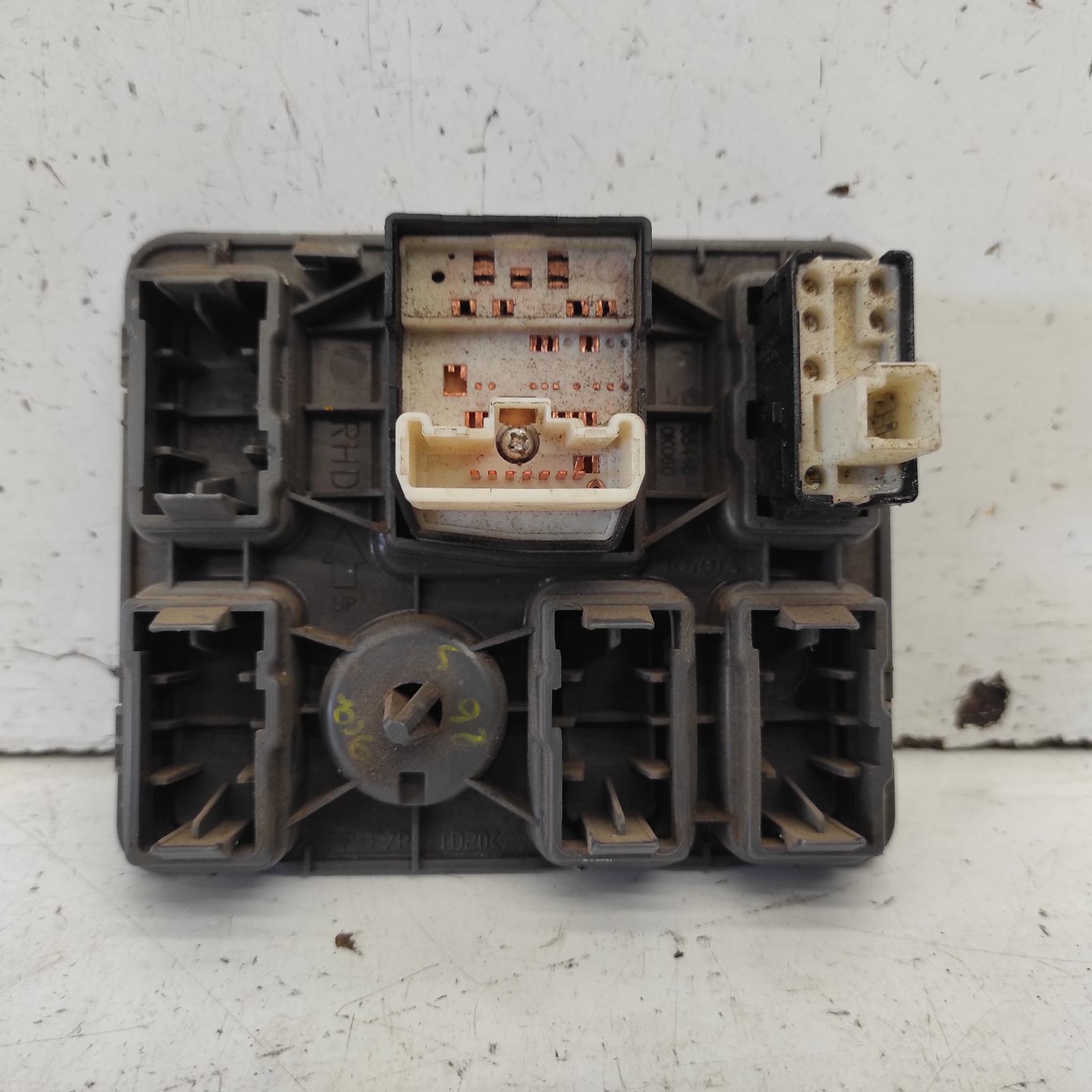 Hilux Miscellaneous Switch Relay 2011-2015 mirror switch,09/11-08/15 00021269 #643465