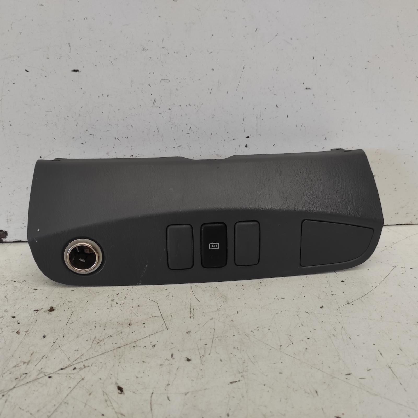 Hilux Miscellaneous Switch Relay 2005-2015 rear demister switch,02/05-08/15 00021269 #643472