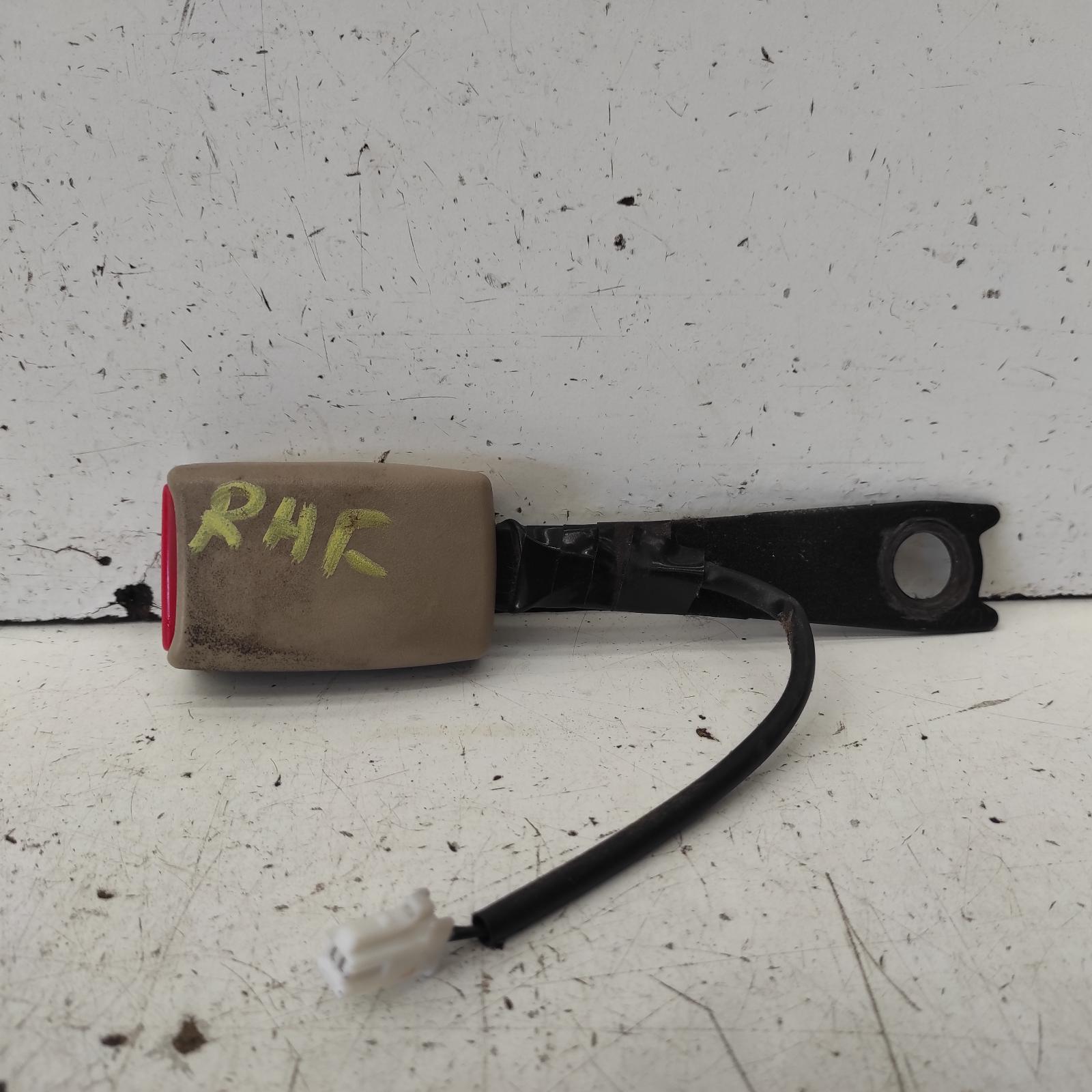 Landcruiser Seat Belt Stalk 1998-2007 100/105 series,rh front,ab052 code,airbag type (elec pretensioner type),seat belt stalk only,tan,01/98-10/07 00021015 #643749