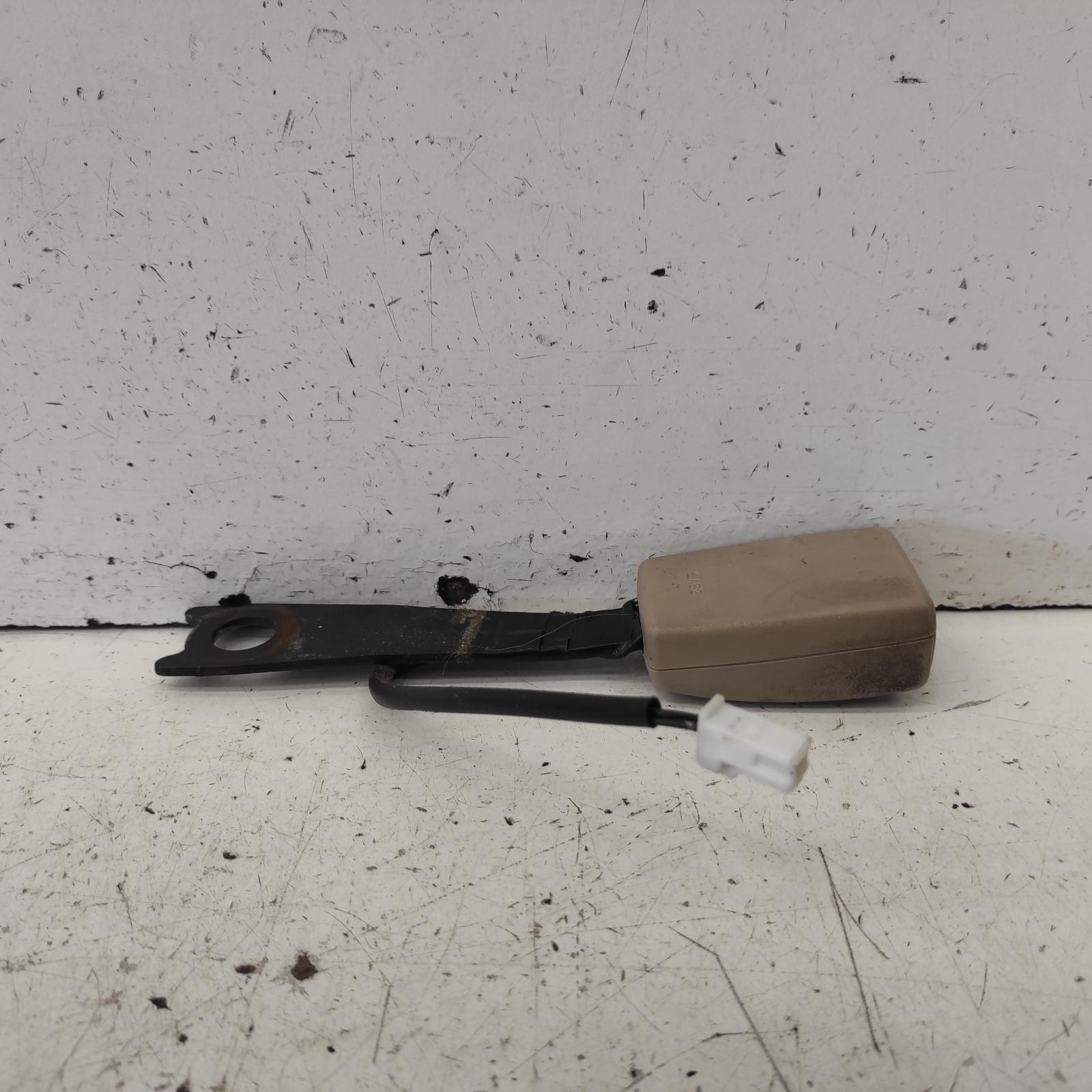 Landcruiser Seat Belt Stalk 1998-2007 100/105 series,rh front,ab052 code,airbag type (elec pretensioner type),seat belt stalk only,tan,01/98-10/07 00021015 #643749