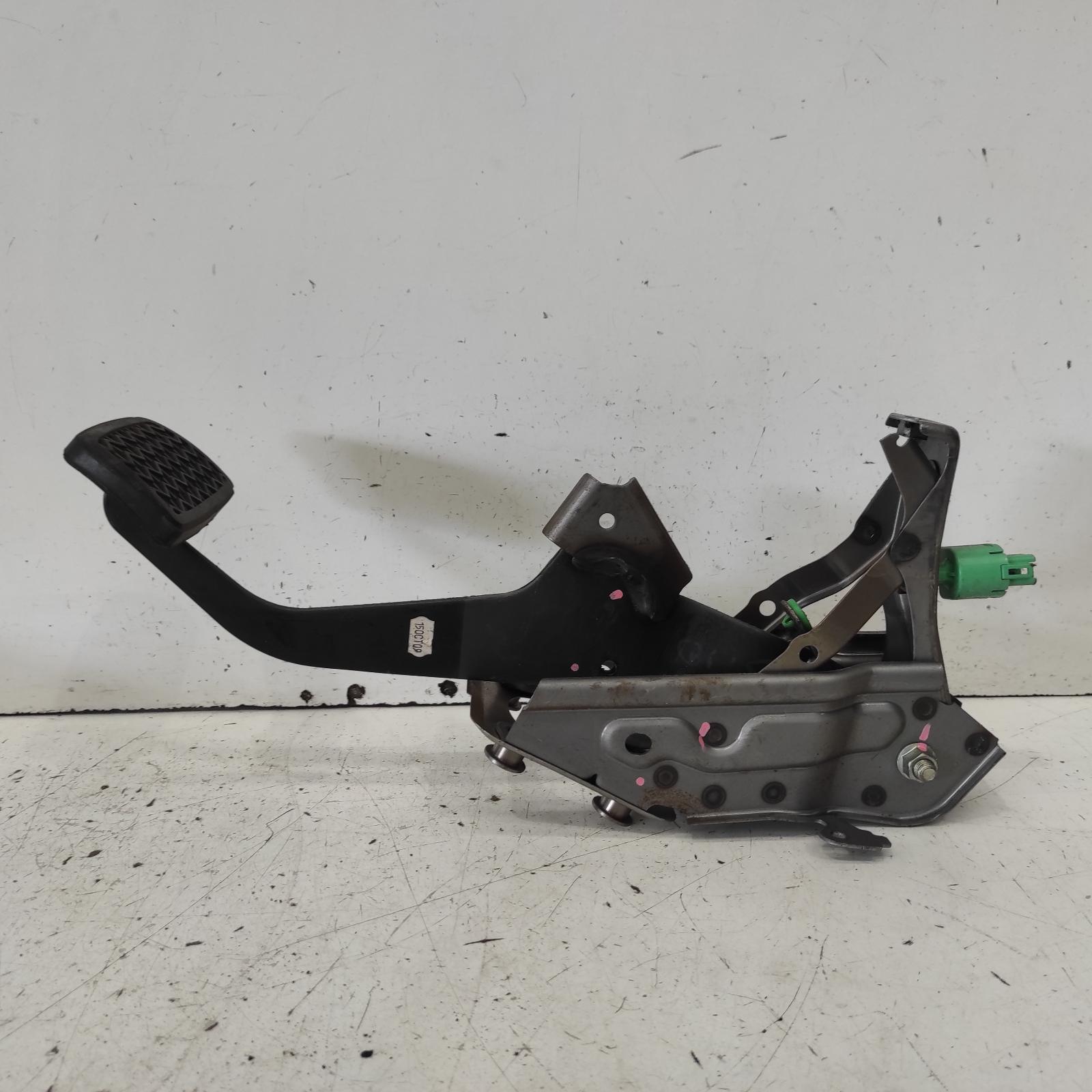 Aurion Pedal Assembly 2006-2012 gsv40r,brake pedal only,10/06-03/12 00021166 #643941