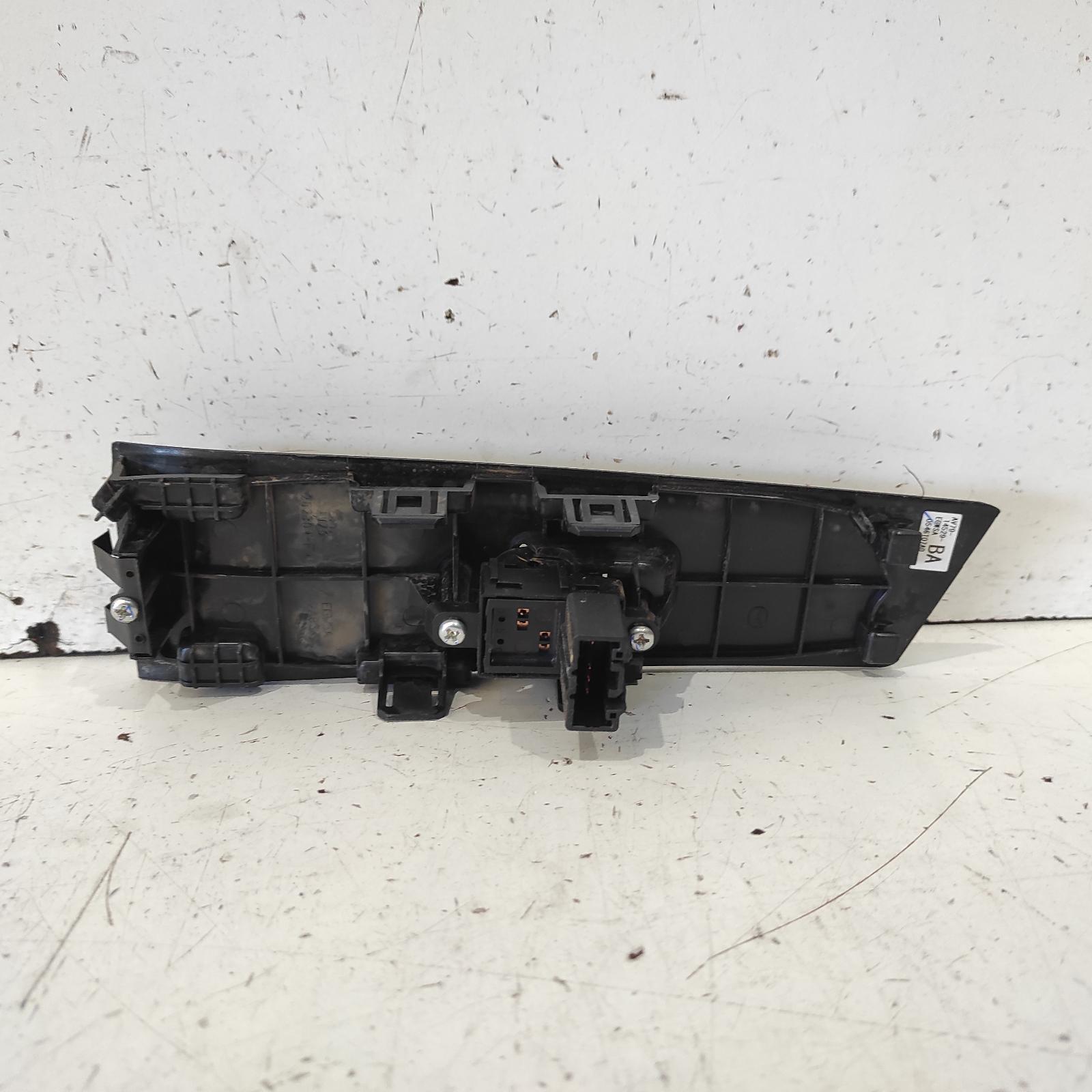 Bt50 Power Door Window Switch 2011-2020 lh front/lh rear/rh rear,up-ur,10/11-06/20 00021445 #644045