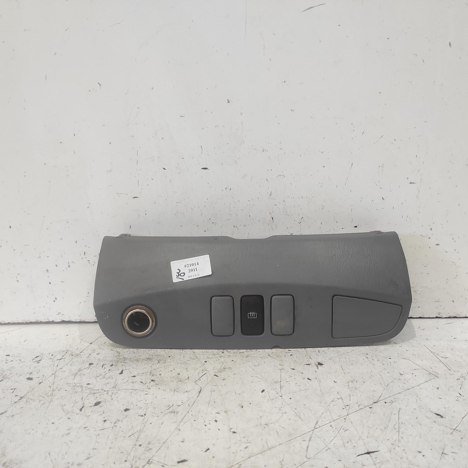 Hilux Miscellaneous Switch Relay 2005-2015 rear demister switch,02/05-08/15 00021014 #644186