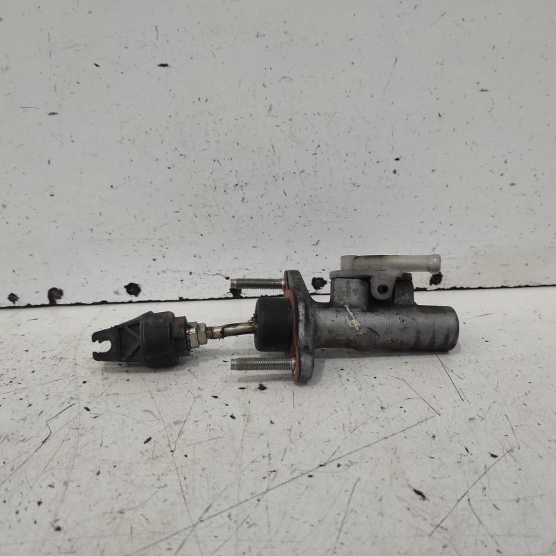 clutch master cylinder