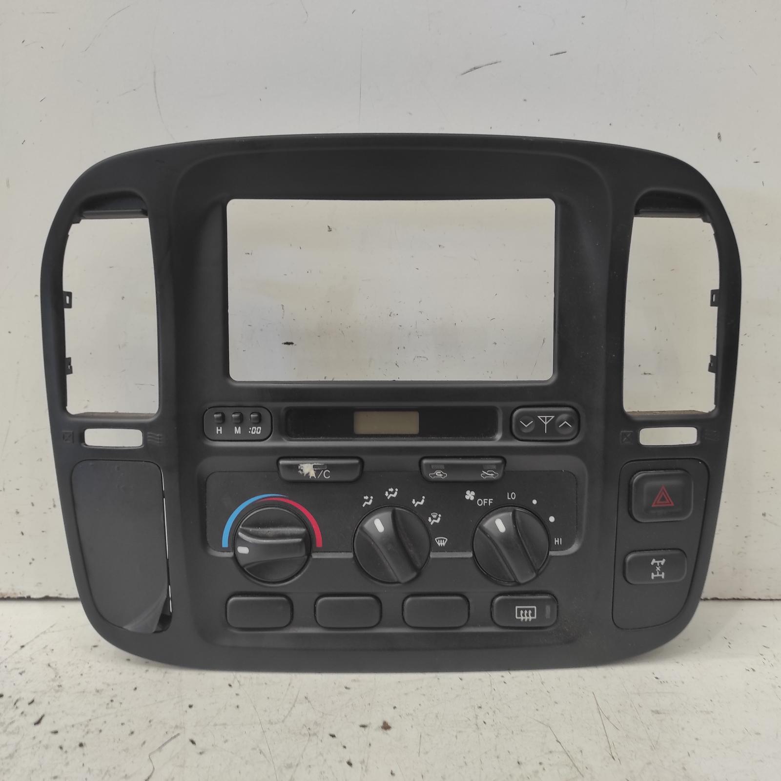 Landcruiser Heater/aircon Controls 1998-2002 100 series,non climate control,w/ diff lock switch,01/98-09/02 00021010 #644747