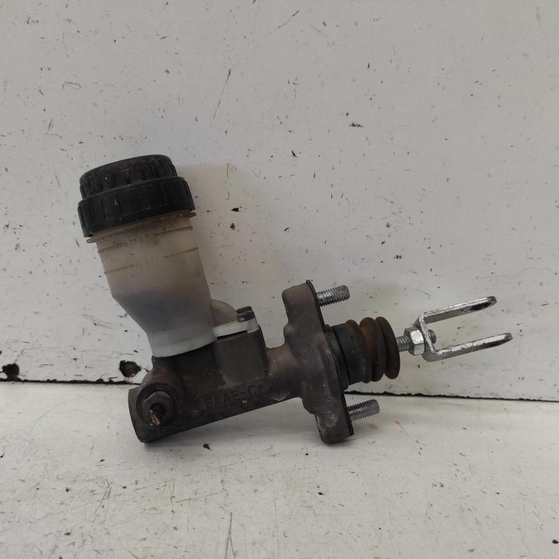 clutch master cylinder