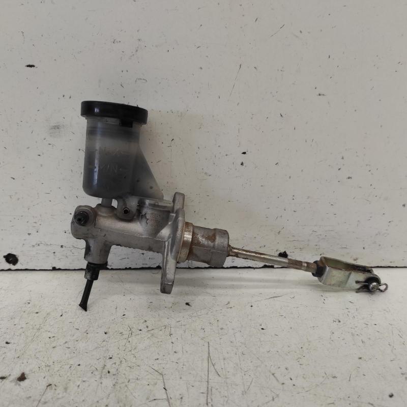 clutch master cylinder