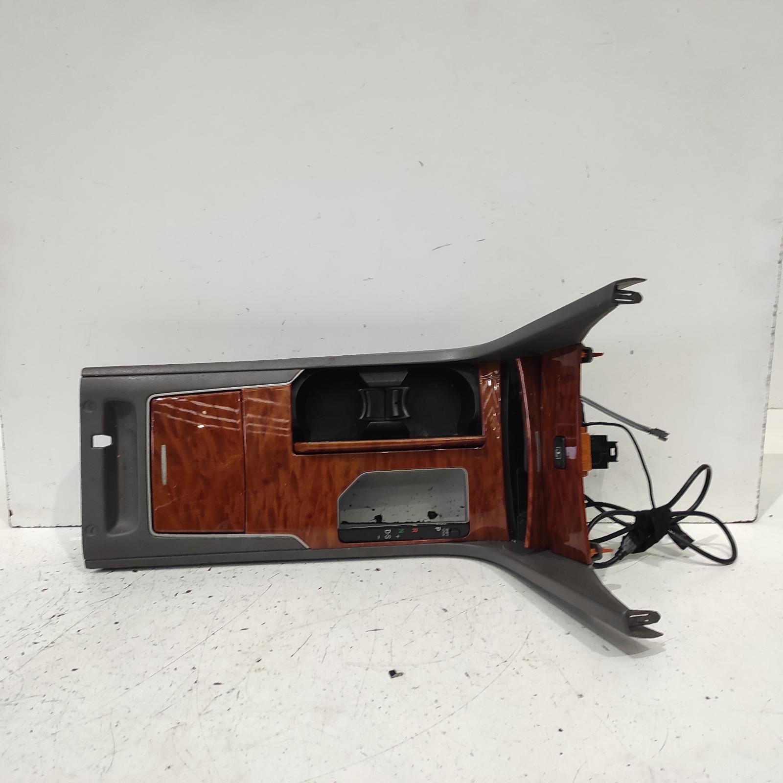Aurion Console 2006-2012 gsv40r,centre console,woodgrain finish type,10/06-03/12 00021009 #646733