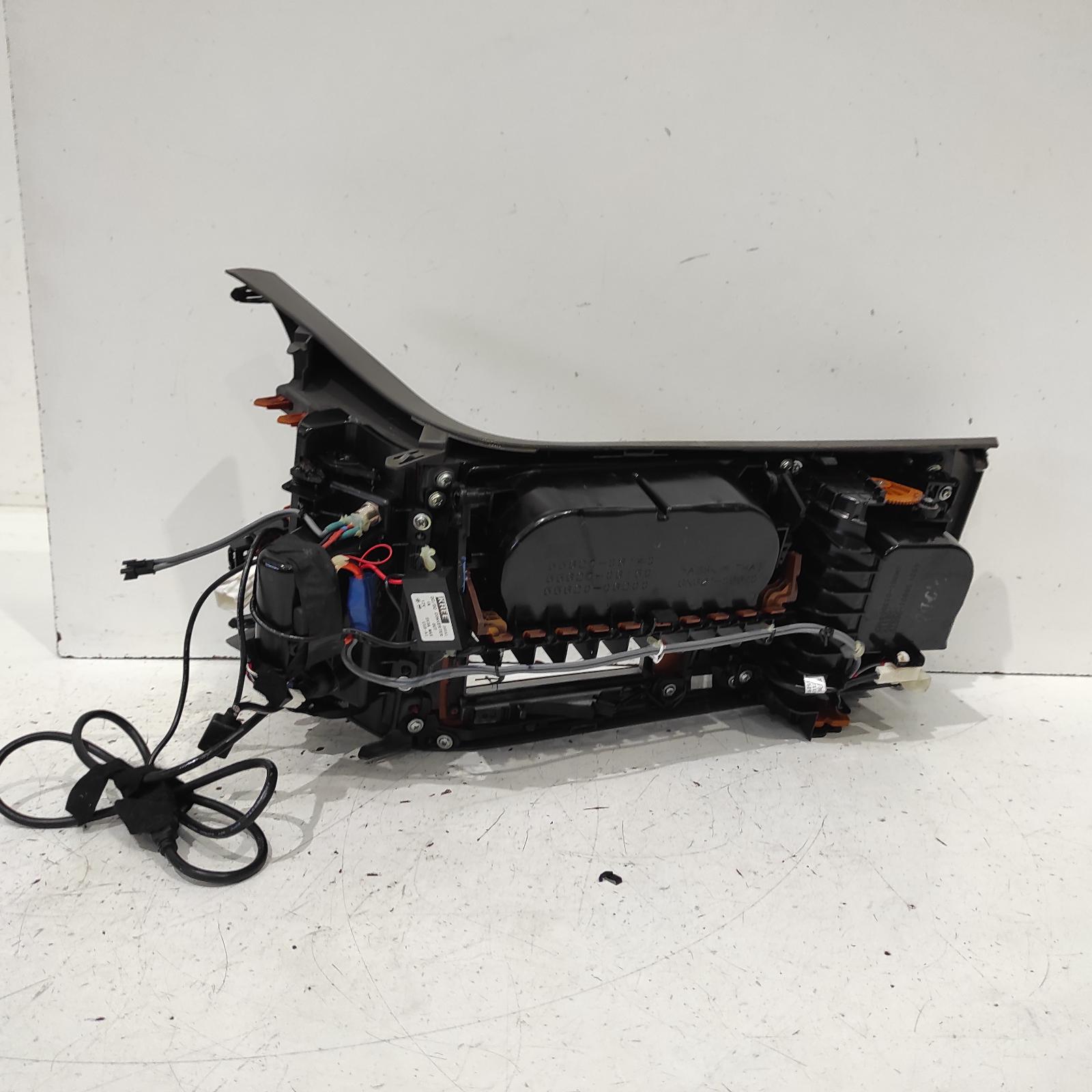 Aurion Console 2006-2012 gsv40r,centre console,woodgrain finish type,10/06-03/12 00021009 #646733