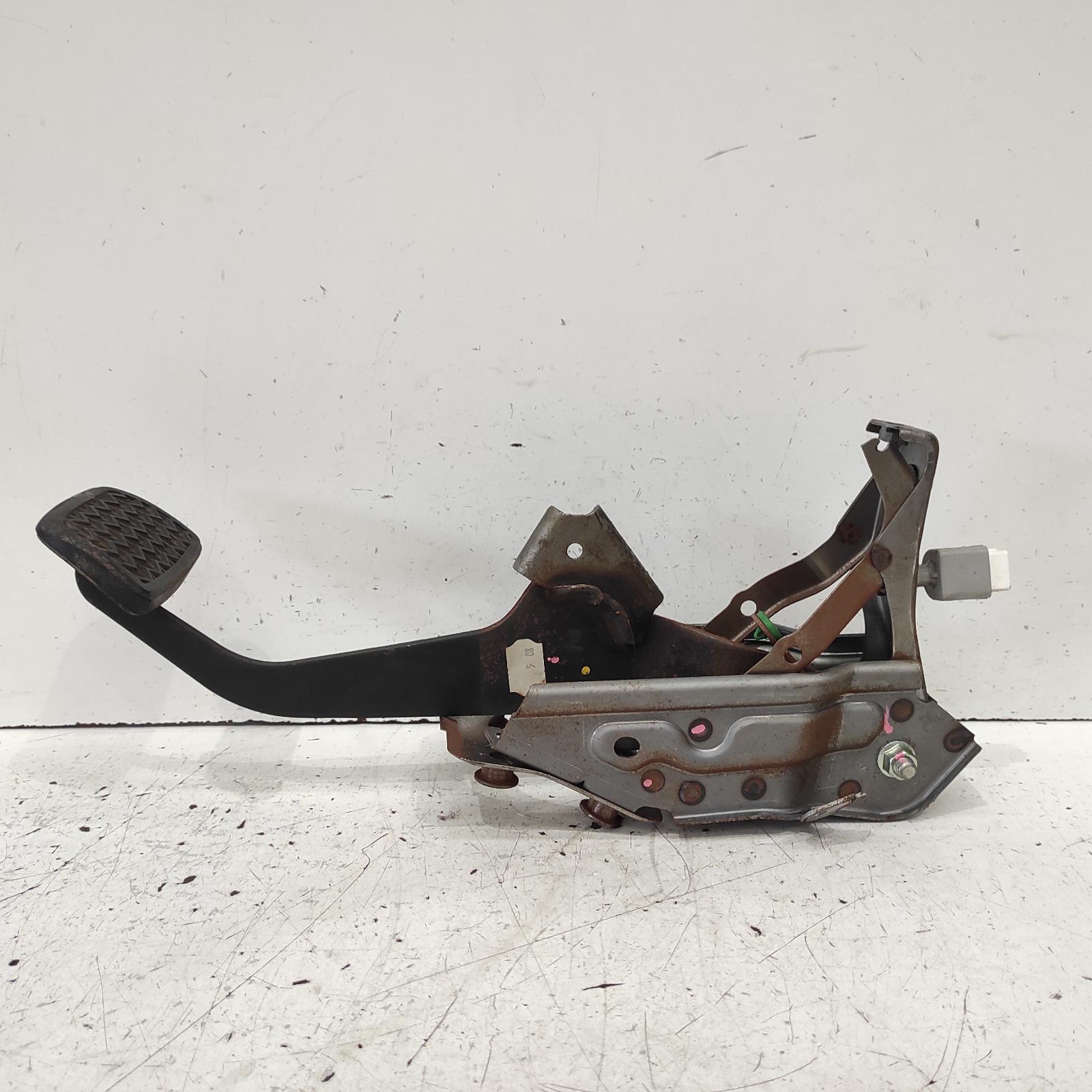 Aurion Pedal Assembly 2006-2012 gsv40r,brake pedal only,10/06-03/12 00021009 #646804