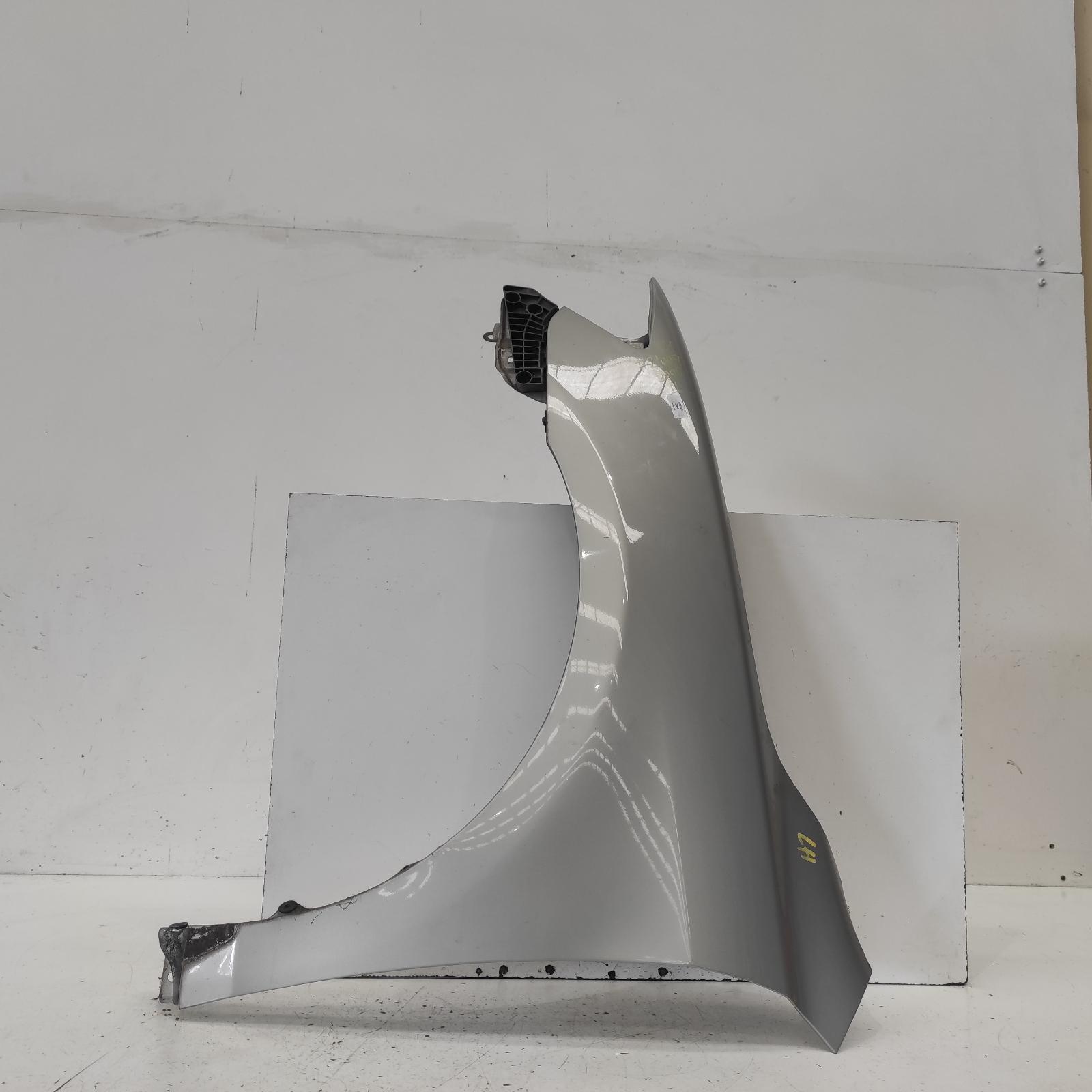 Aurion Guard Left 2006-2012 gsv40r,10/06-03/12 00021009 #647127