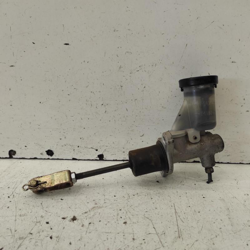 clutch master cylinder
