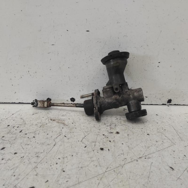 clutch master cylinder