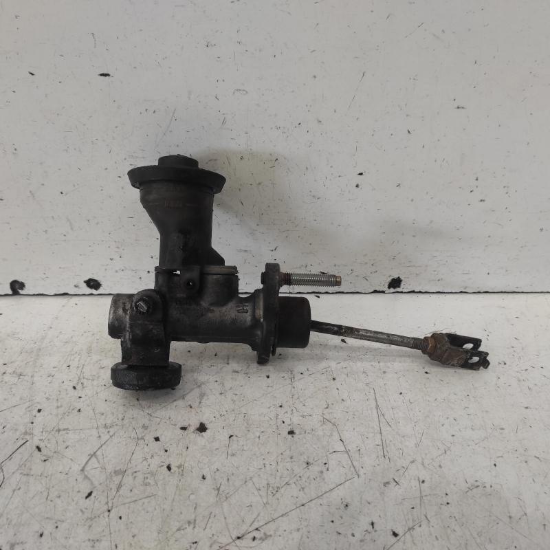 clutch master cylinder