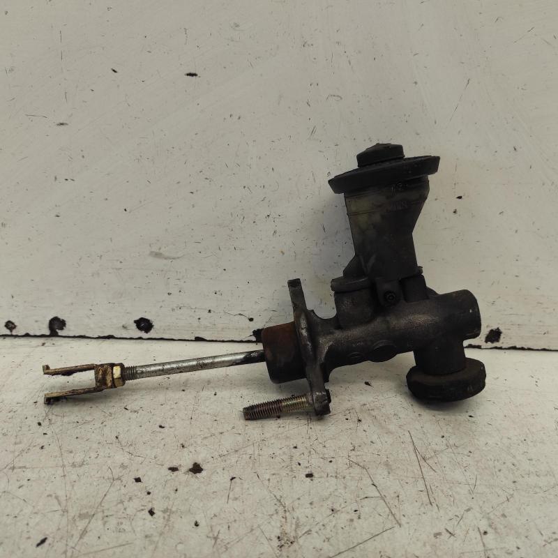 clutch master cylinder