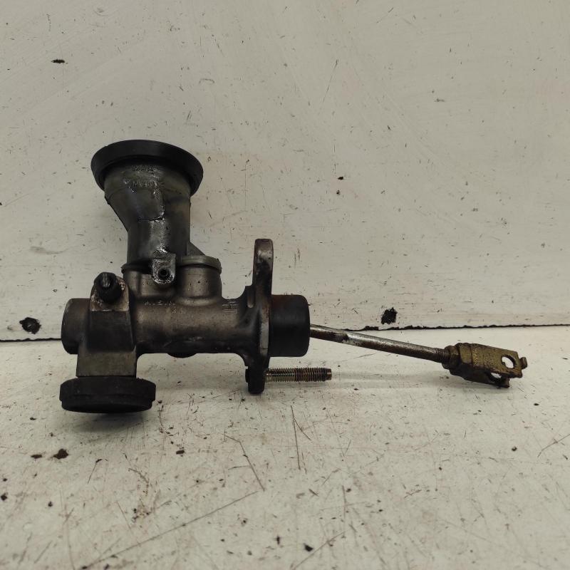 clutch master cylinder