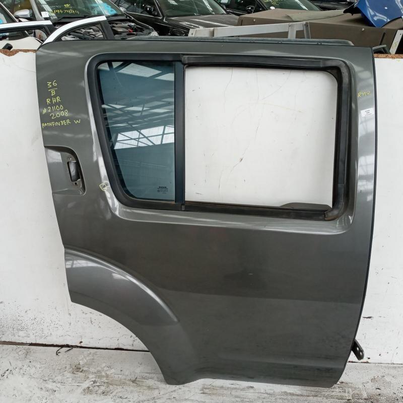 door/sliding rear right