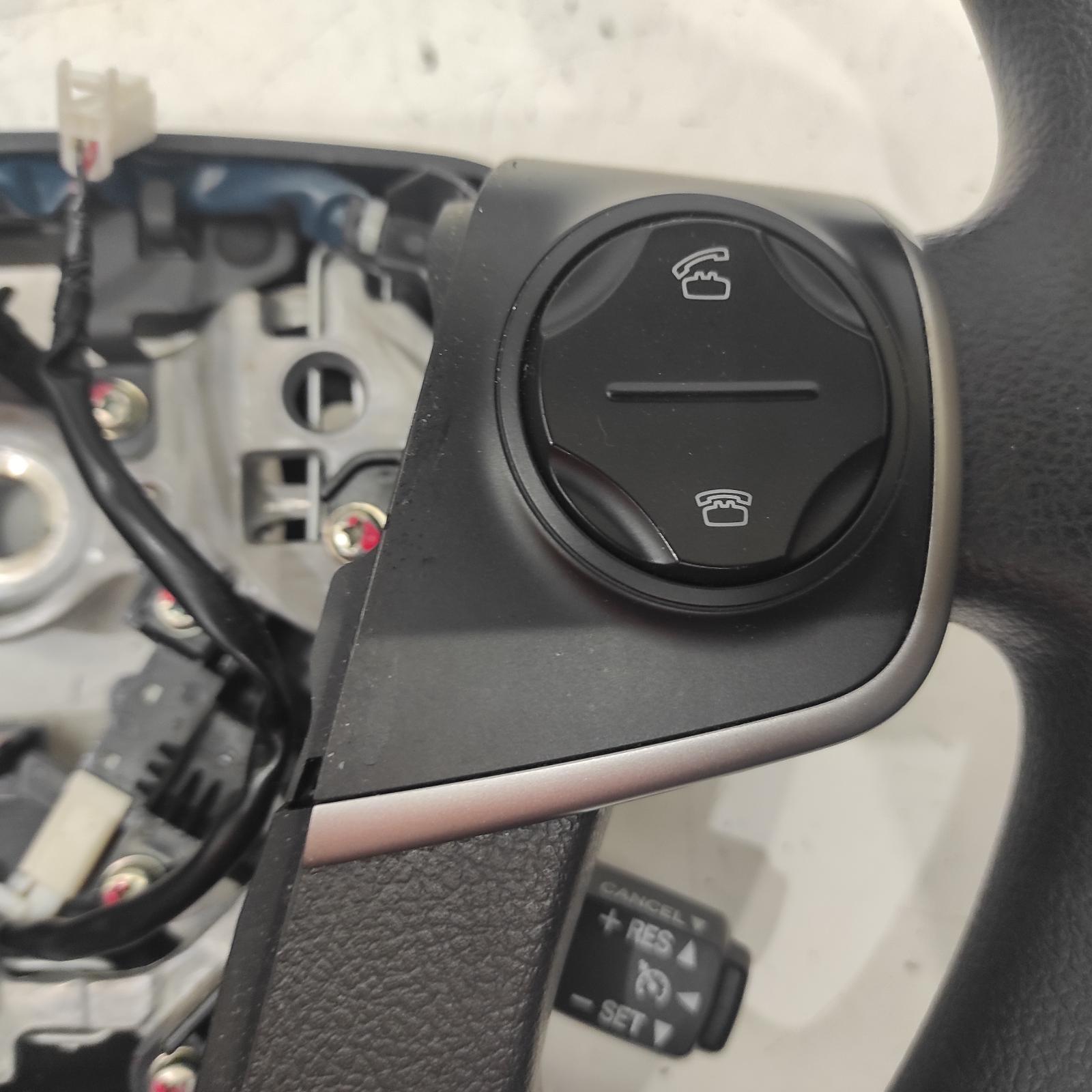 Aurion Steering Wheel 2012-2017 vinyl,at-x type,gsv50r,04/12-08/17 00021246 #648298