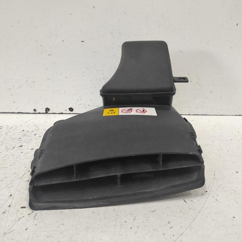 air cleaner duct/hose