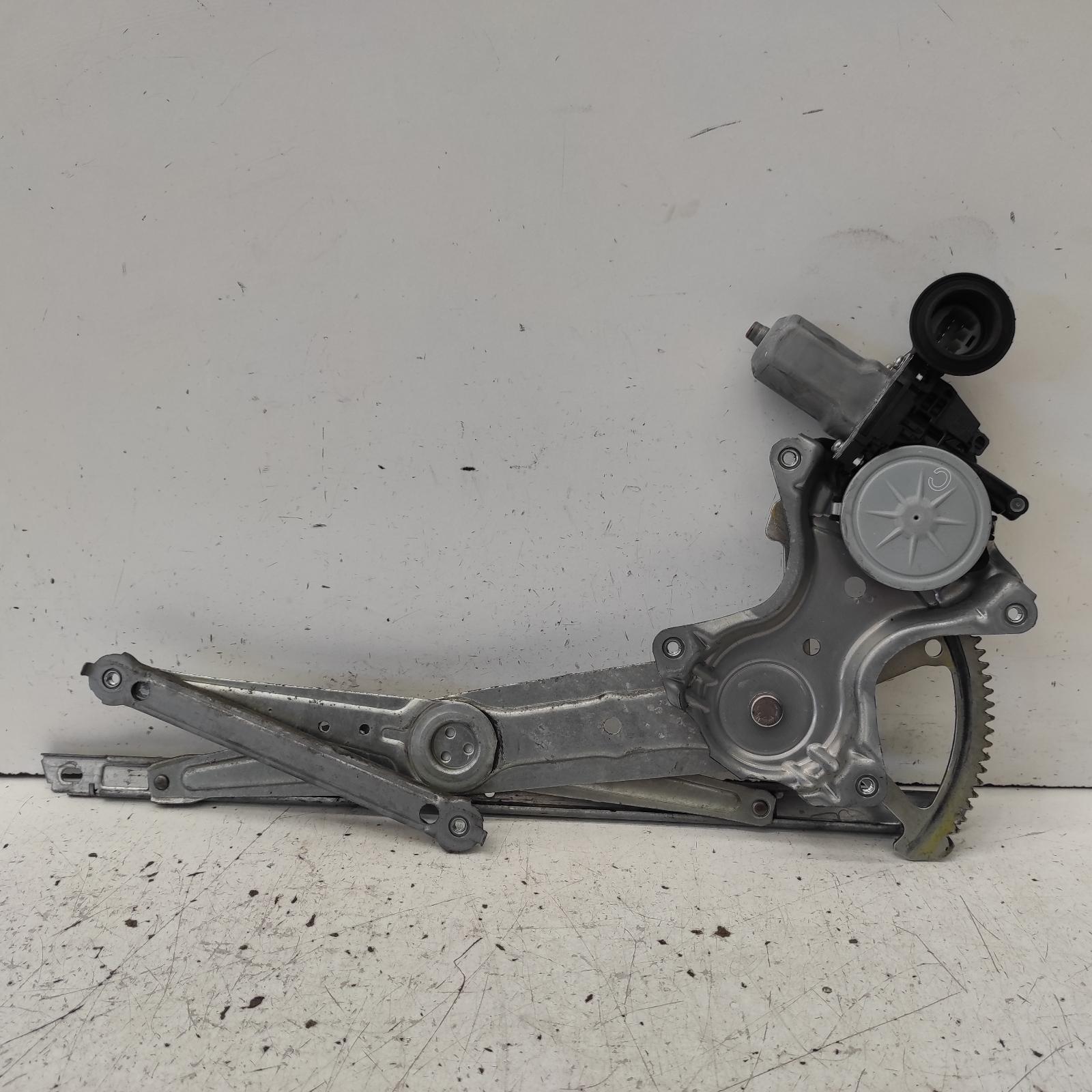 Aurion Window Regulator/motor Front Left 2012-2017 power,gsv50r,02/12-08/17 00021039 #648541