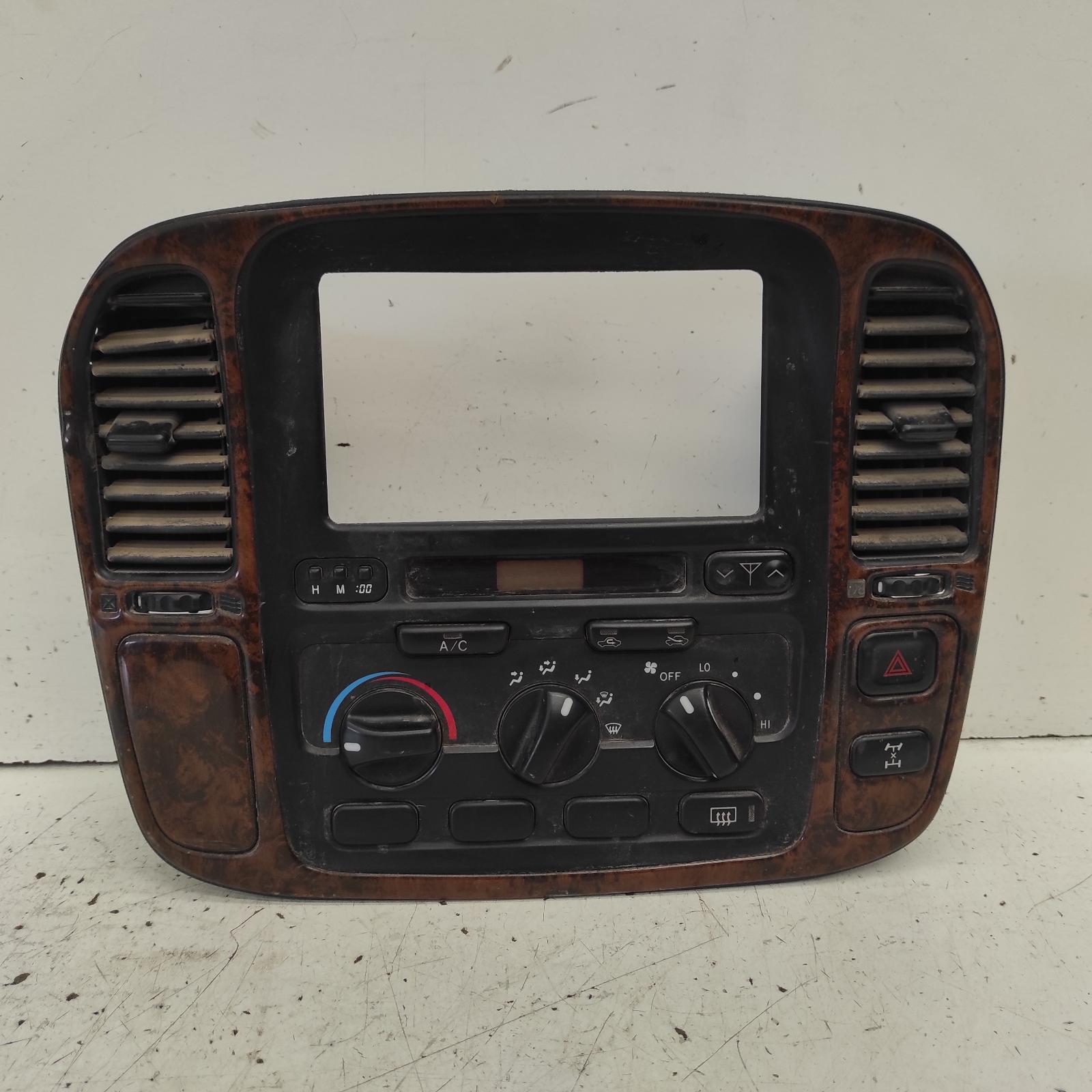 Landcruiser Heater/aircon Controls 1998-2002 100 series,non climate control,w/ diff lock switch,01/98-09/02 00021536 #649181