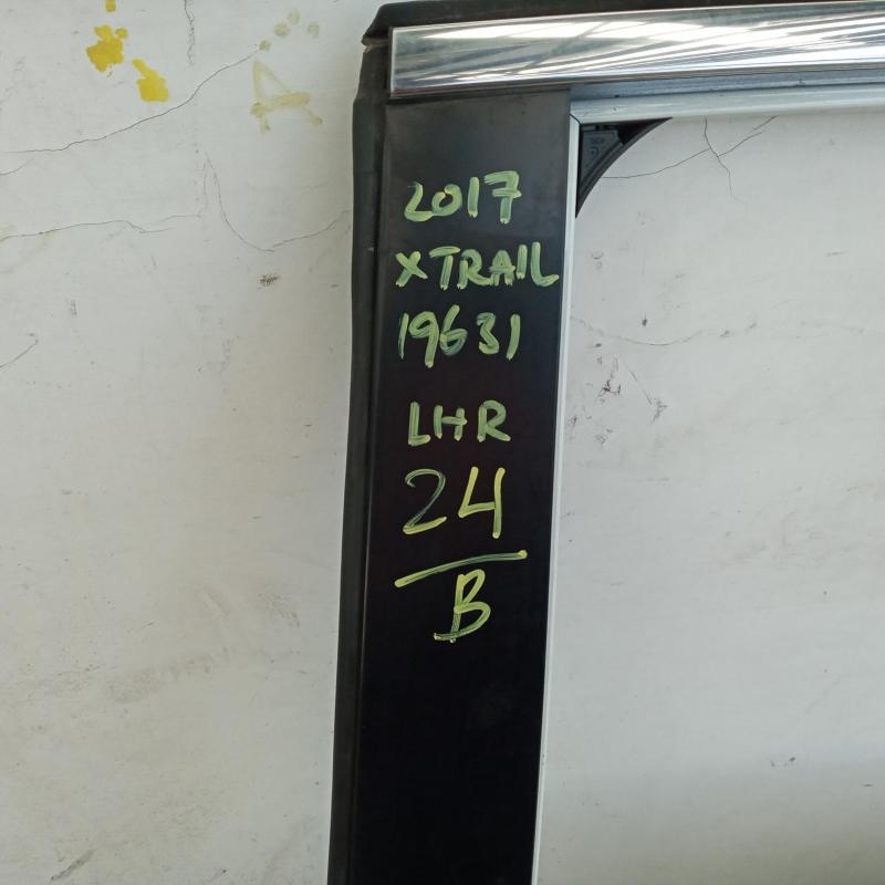 door/sliding rear left