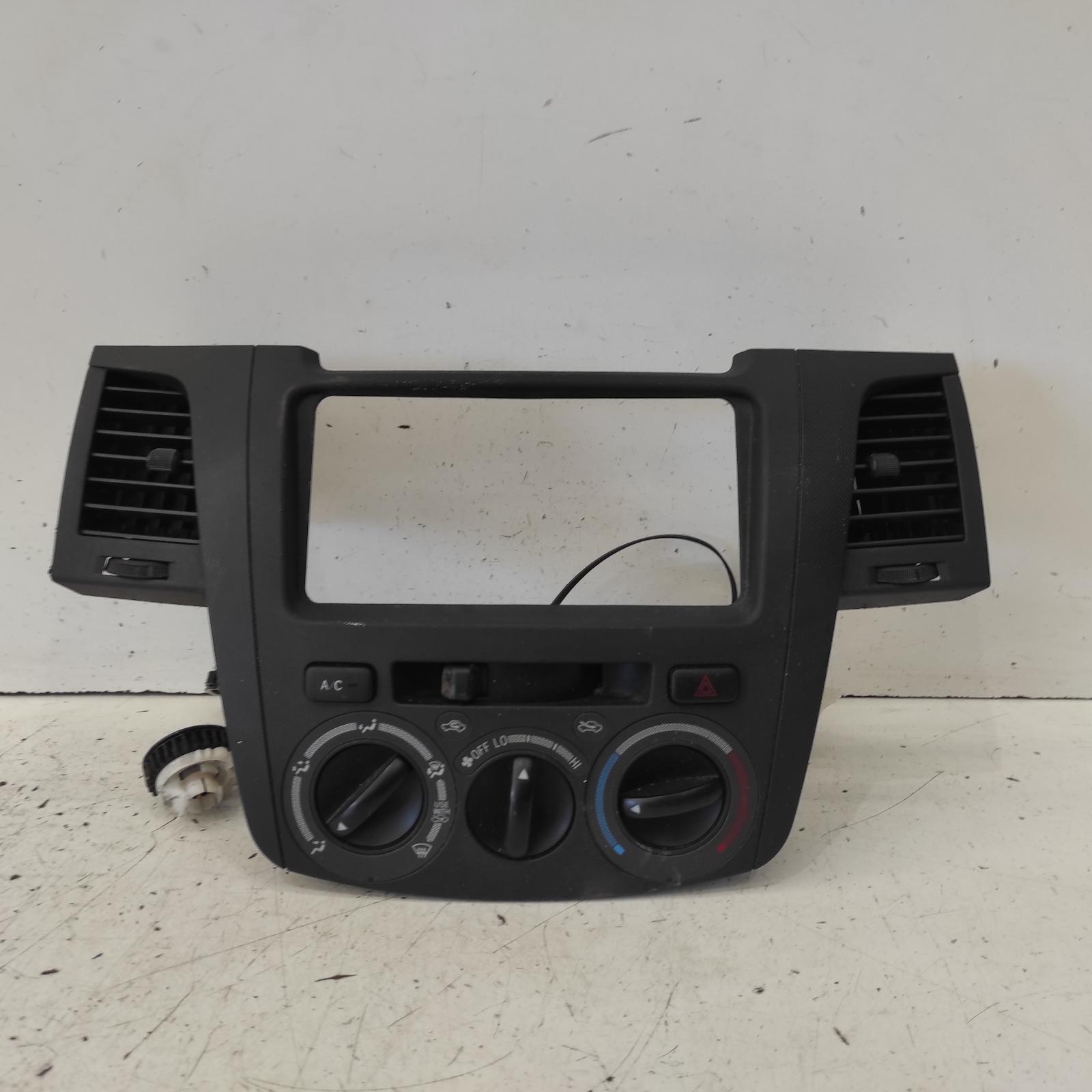 Hilux Heater/aircon Controls 2005-2011 standard type,03/05-06/11 00021079 #649474