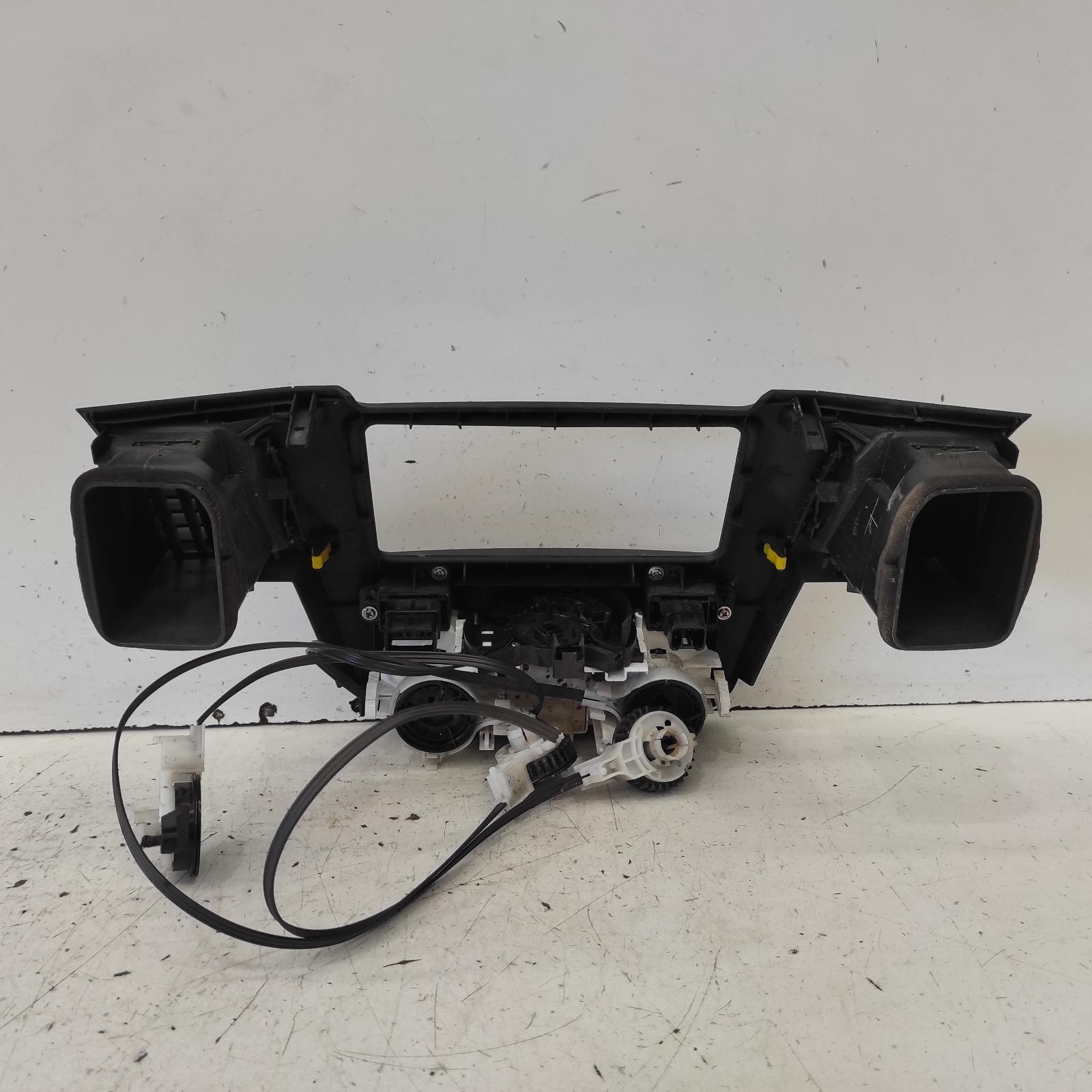 Hilux Heater/aircon Controls 2005-2011 standard type,03/05-06/11 00021079 #649474
