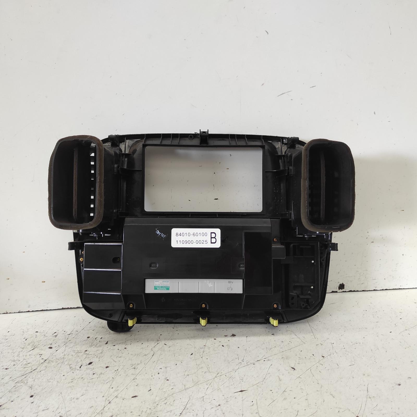 Landcruiser Heater/aircon Controls 1998-2002 100 series,non climate control,w/ diff lock switch,01/98-09/02 00021222 #649649