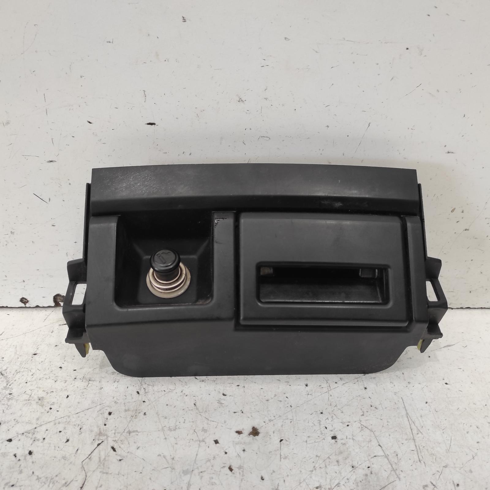 Prado Ashtray 2003-2009 120 series,in dash type,black,02/03-10/09 00020782 #650237