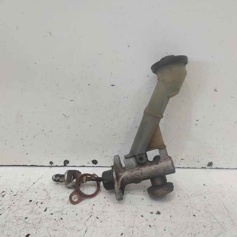 clutch master cylinder