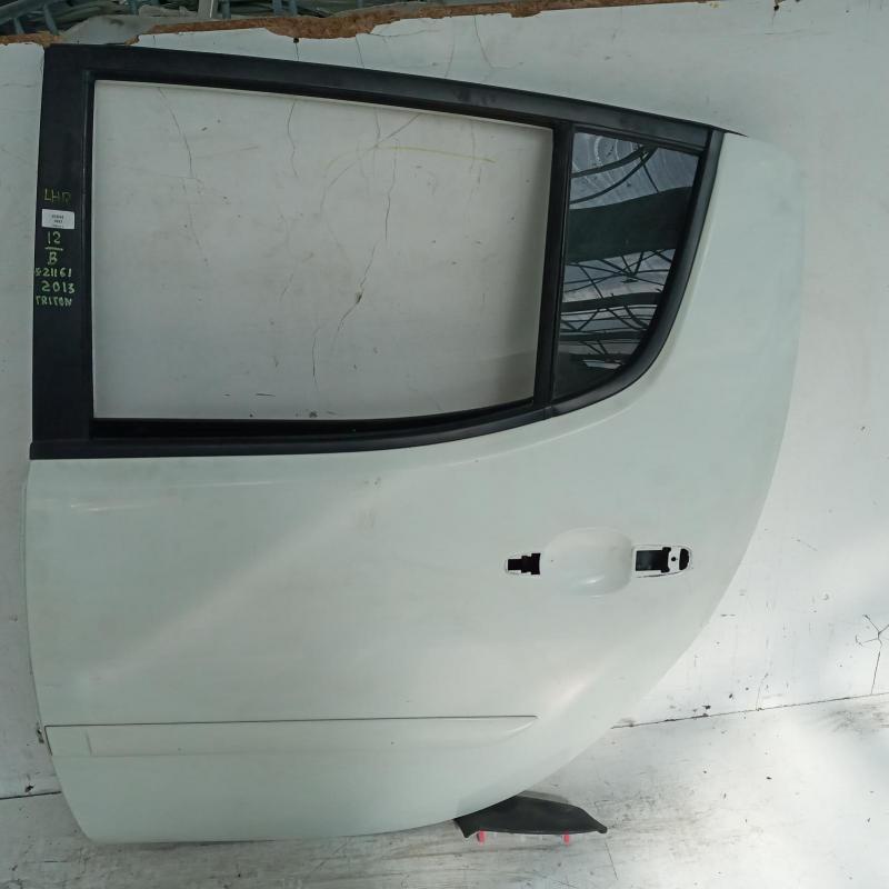 door/sliding rear left