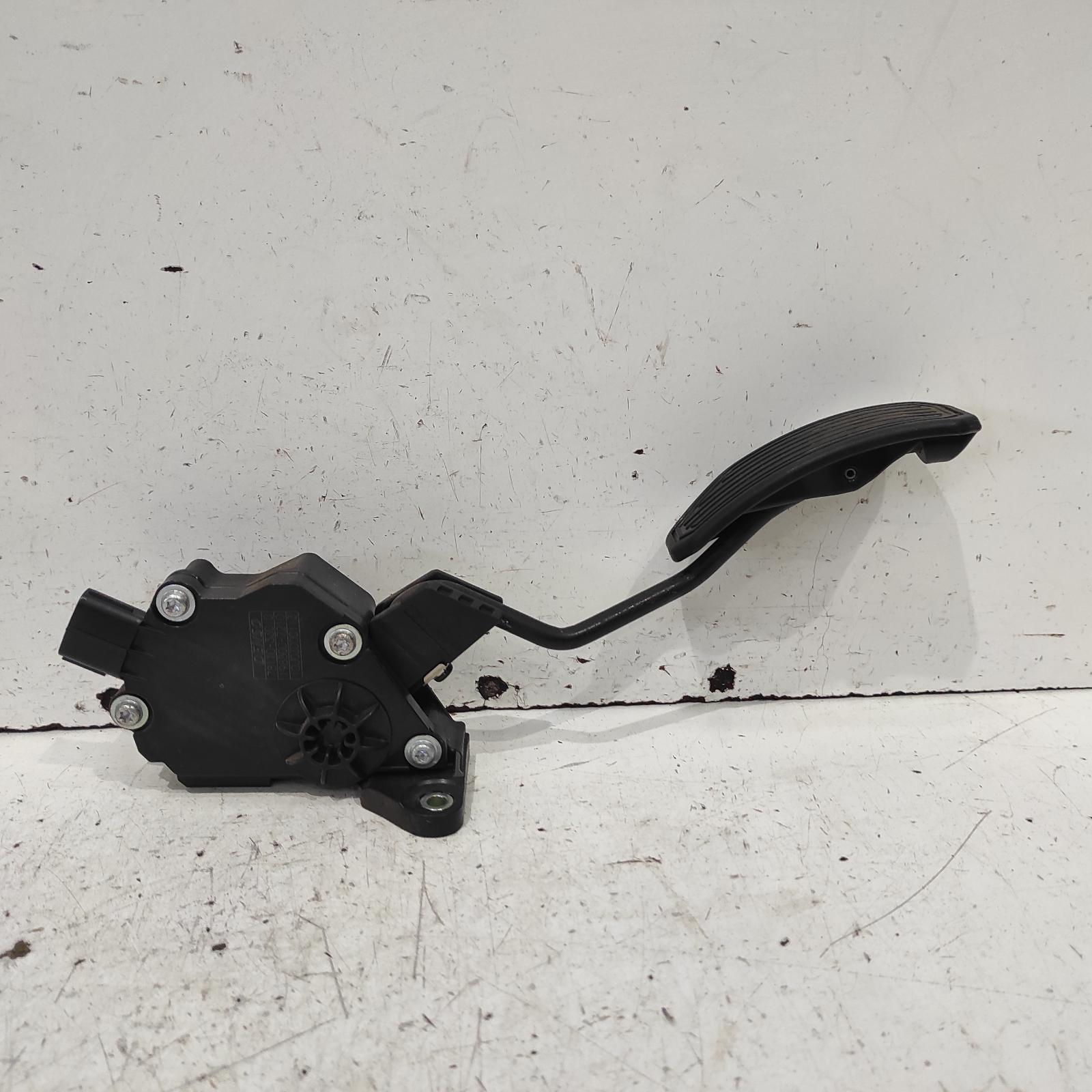 Aurion Pedal Assembly 2006-2012 gsv40r,accelerator pedal only,10/06-03/12 00020670 #650850