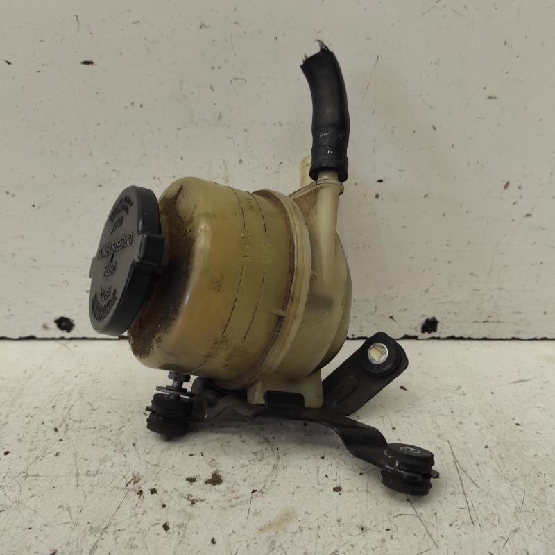 power steering reservoir