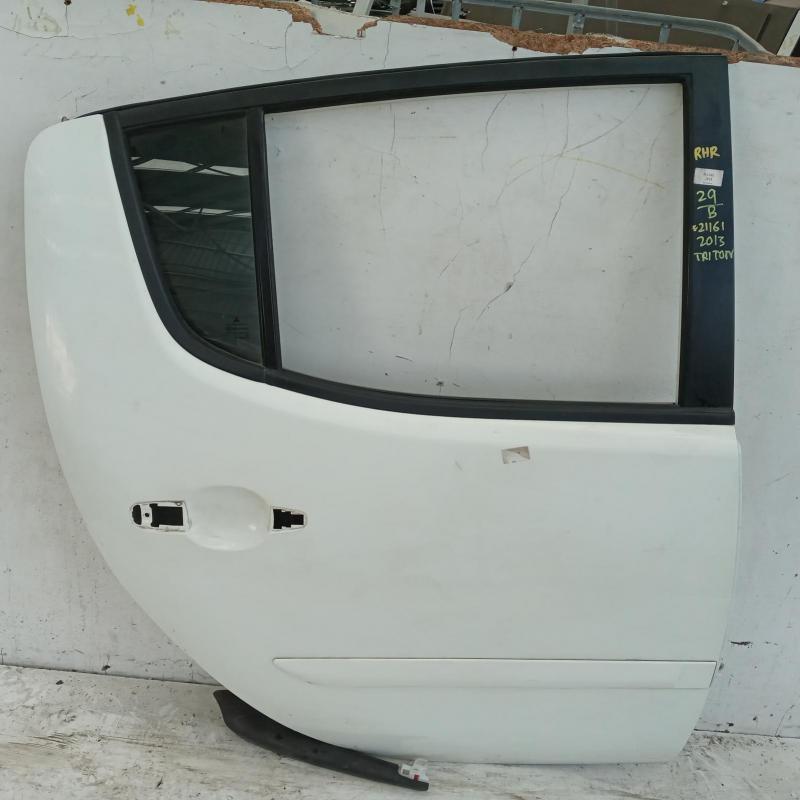 door/sliding rear right