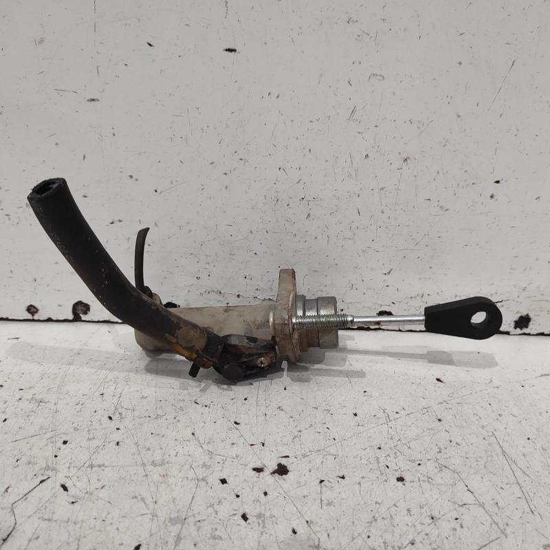 clutch master cylinder