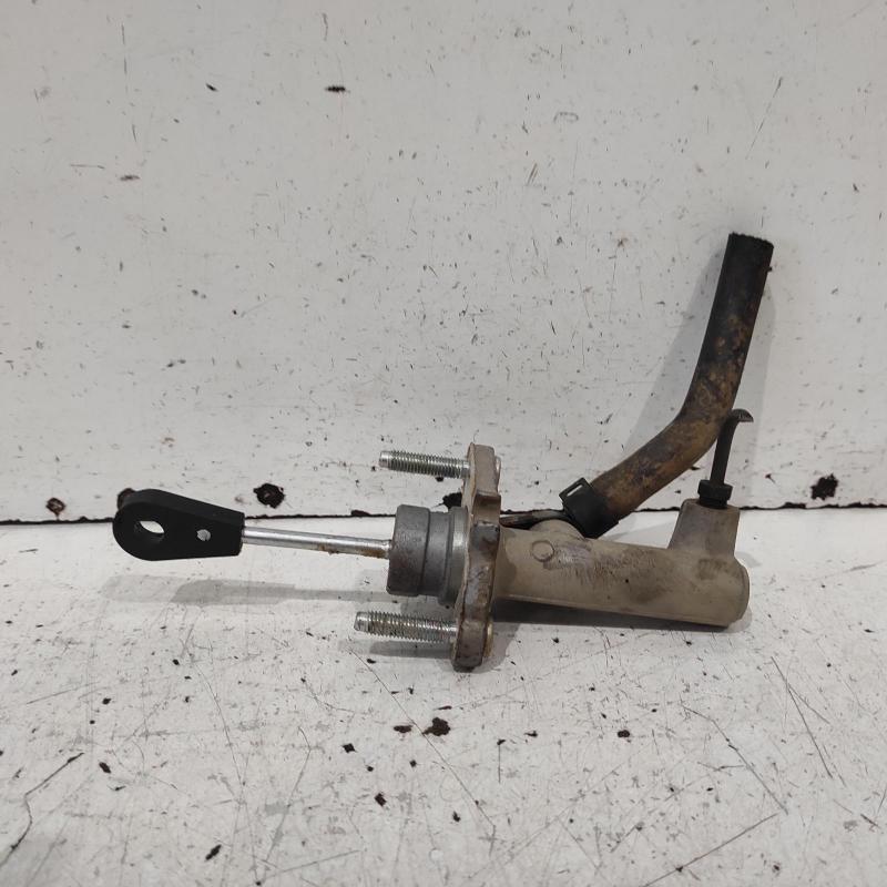 clutch master cylinder