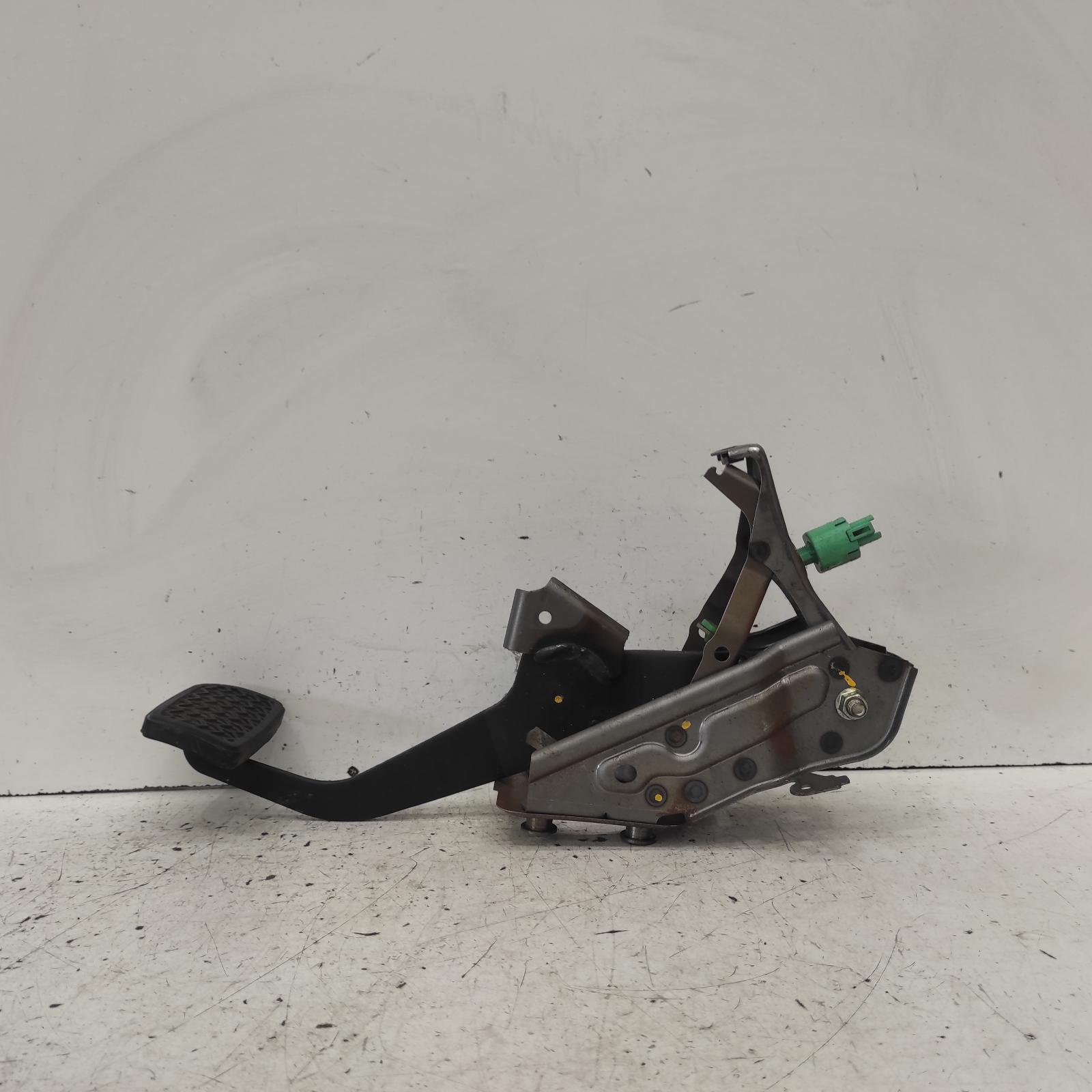Aurion Pedal Assembly 2006-2012 gsv40r,brake pedal only,10/06-03/12 00021366 #652786