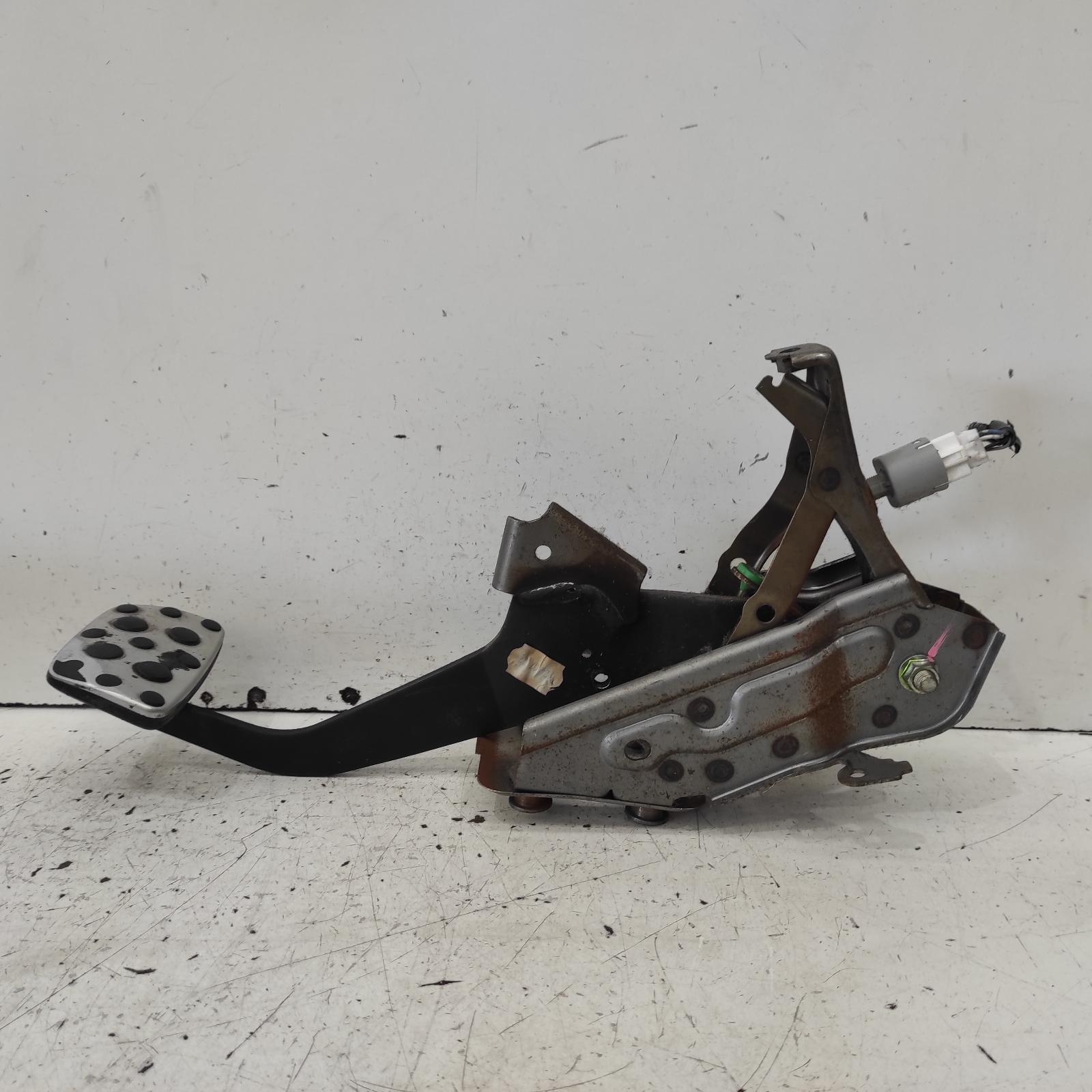 Aurion Pedal Assembly 2006-2012 gsv40r,brake pedal only,10/06-03/12 00021129 #653082