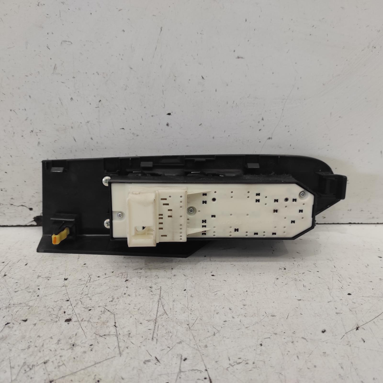 Corolla Power Door Window Switch 2015-2018 rh front (master switch),zre182r,hatch,standard,03/15-06/18 00021504 #653306