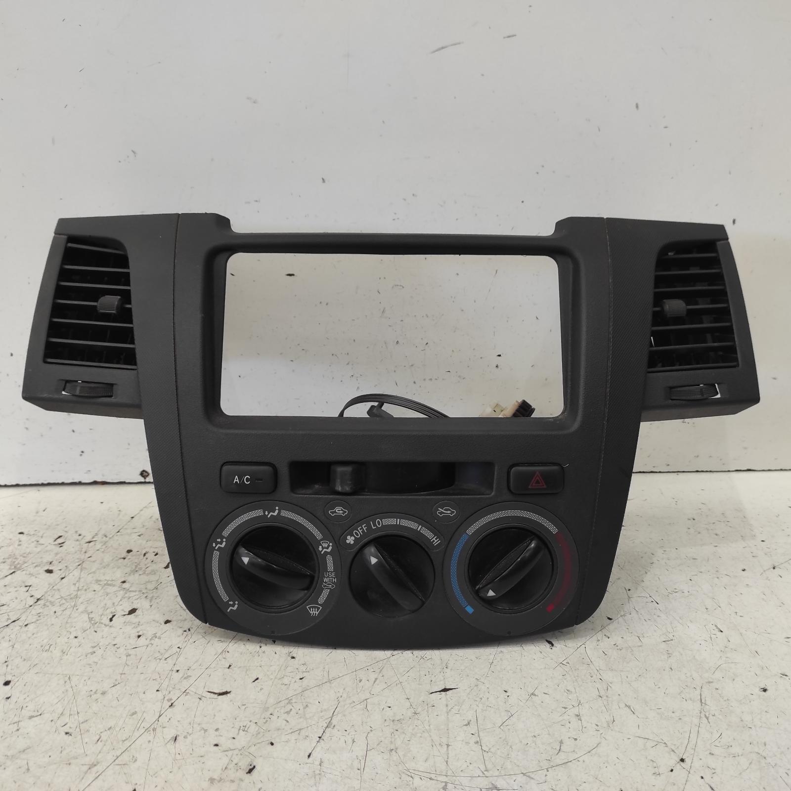 Hilux Heater/aircon Controls 2005-2011 standard type,03/05-06/11 00021544 #653546
